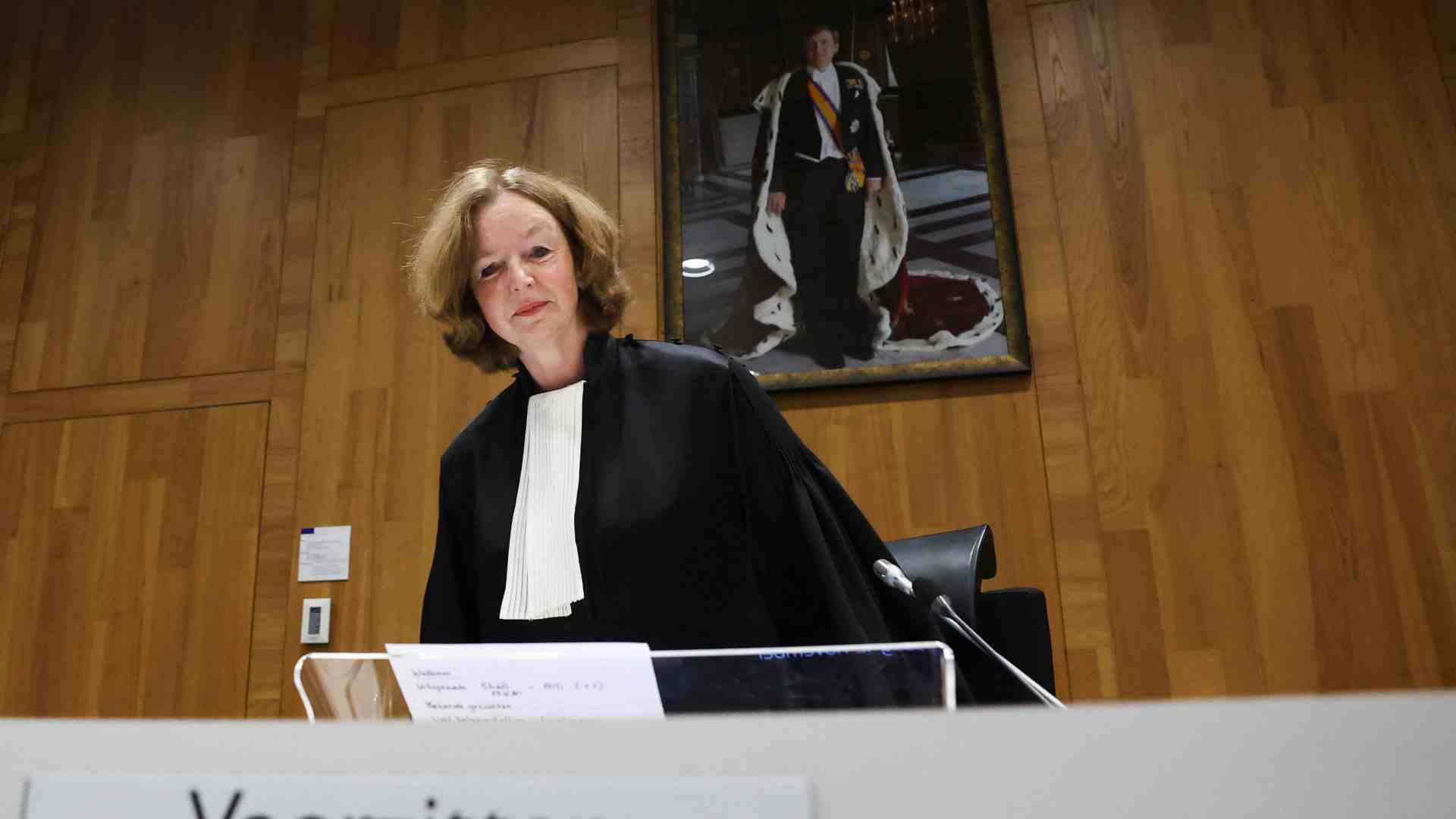 Shell dovrà tagliare le emissioni, ma non del 45% entro il 2030