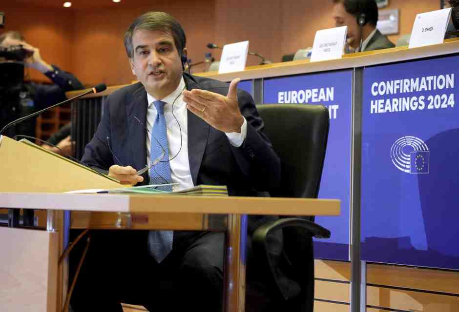 Fitto: "Io fascista? Faccia lei". La risposta a un'eurodeputata spagnola