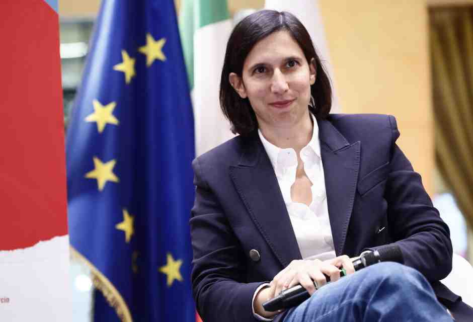 La samba di Schlein: i riformisti e sindaci contro, processo a Taruffi, il suo Fazzolari. Si pensa a Gori segretario