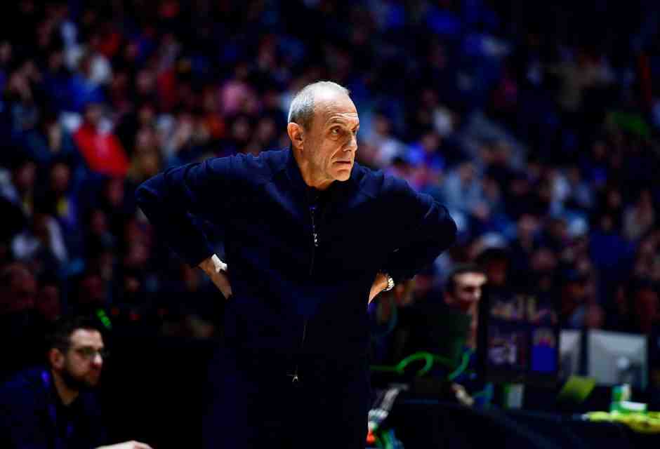 A Berlino l'Alba è nera per l'Emporio Armani