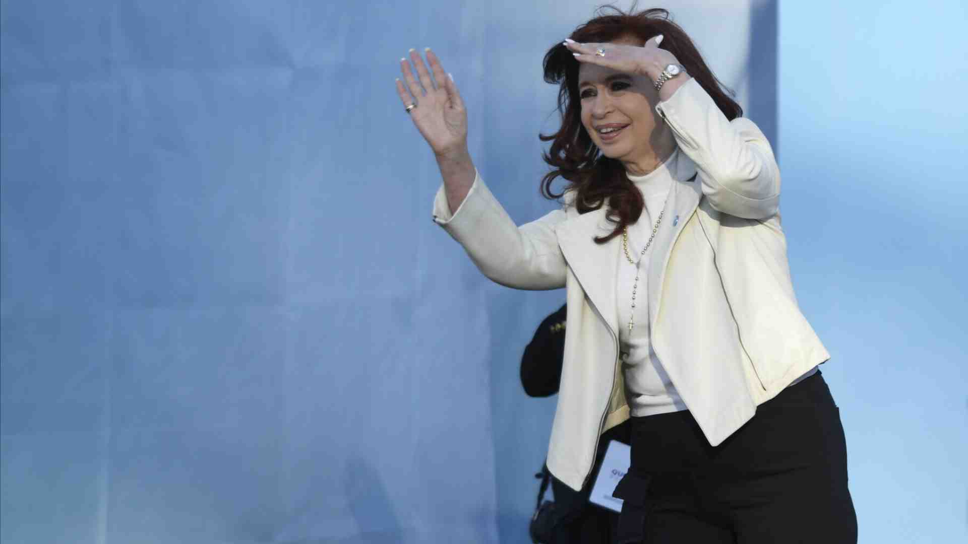 La condanna per corruzione non ferma la sfida di Kirchner a Milei