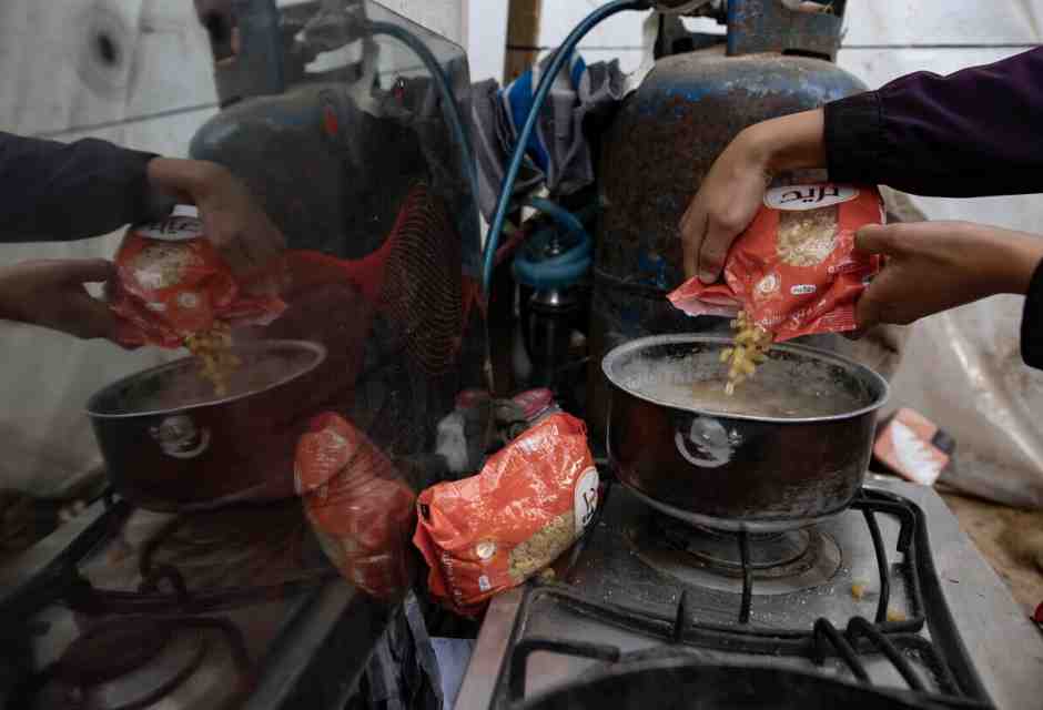 Quando cucinare inquina: il progetto di Eni per combattere l’inquinamento domestico in Africa