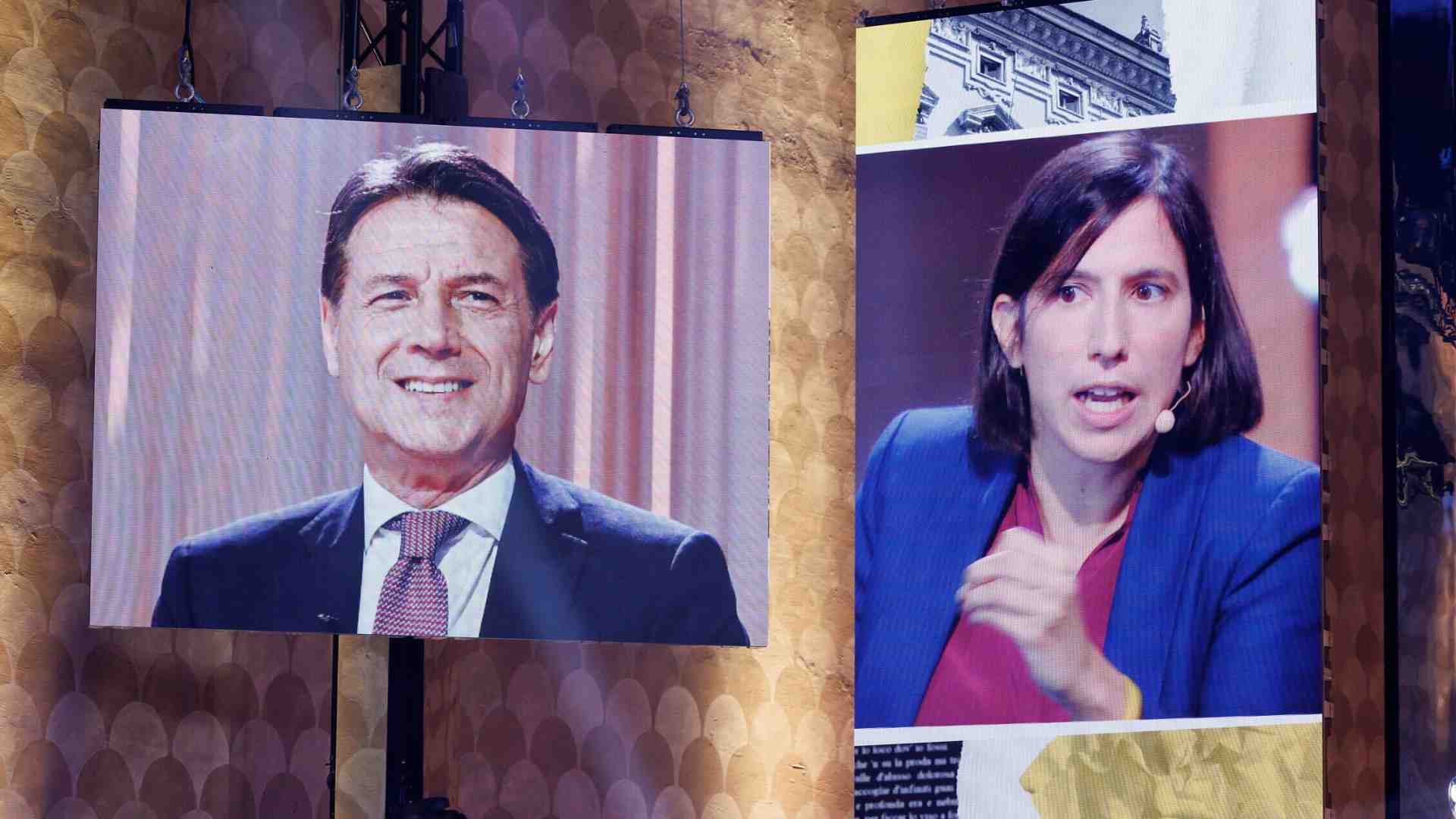 Umbri per caso. Dopo essersi evitati per tutta la campagna elettorale Conte e Schlein si ritrovano a Terni