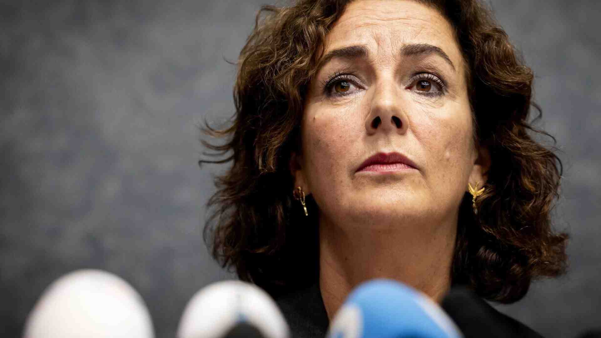 La sindaca di Amsterdam sotto attacco dopo le violenze antisemite