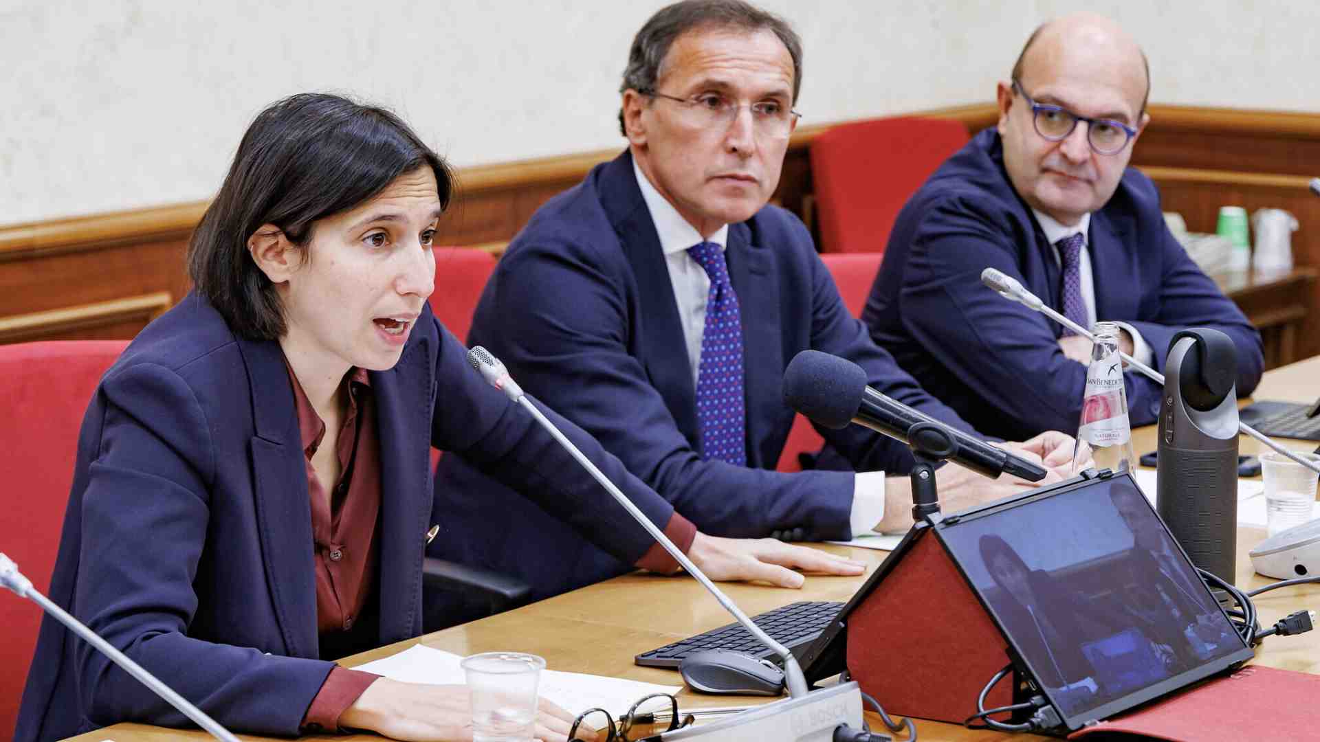 Schlein presenta la sua costosa contromanovra, ma senza vere coperture