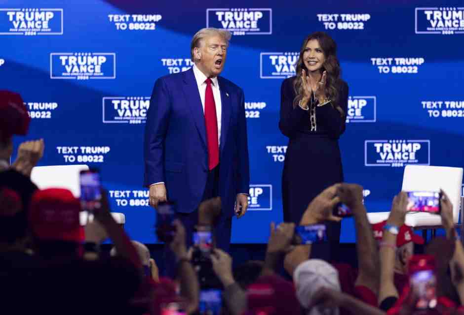 Tra Salvini, Musk e Kristi Noem. Se solo fossimo capaci di riderne