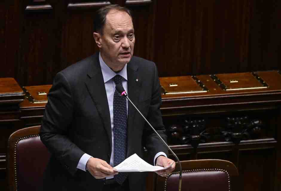 Arrivederci autonomia. Ciriani: "Sulle riforme c'è tanta carne a fuoco. Un rallentamento è inevitabile"