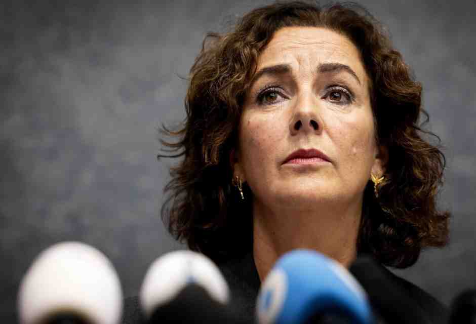 La sindaca di Amsterdam sotto attacco dopo le violenze antisemite