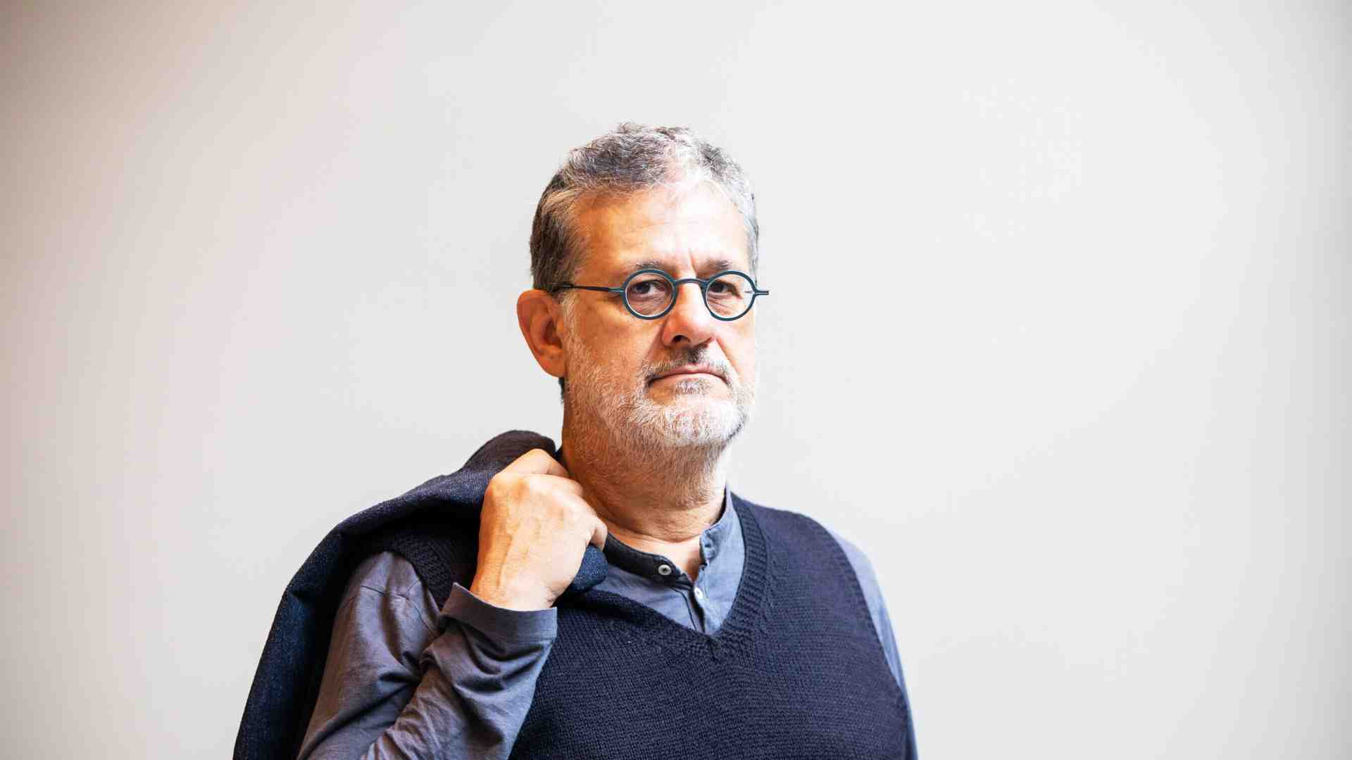 Le stanze di Lingiardi che abbracciano lo spazio, la memoria e il tovagliolo