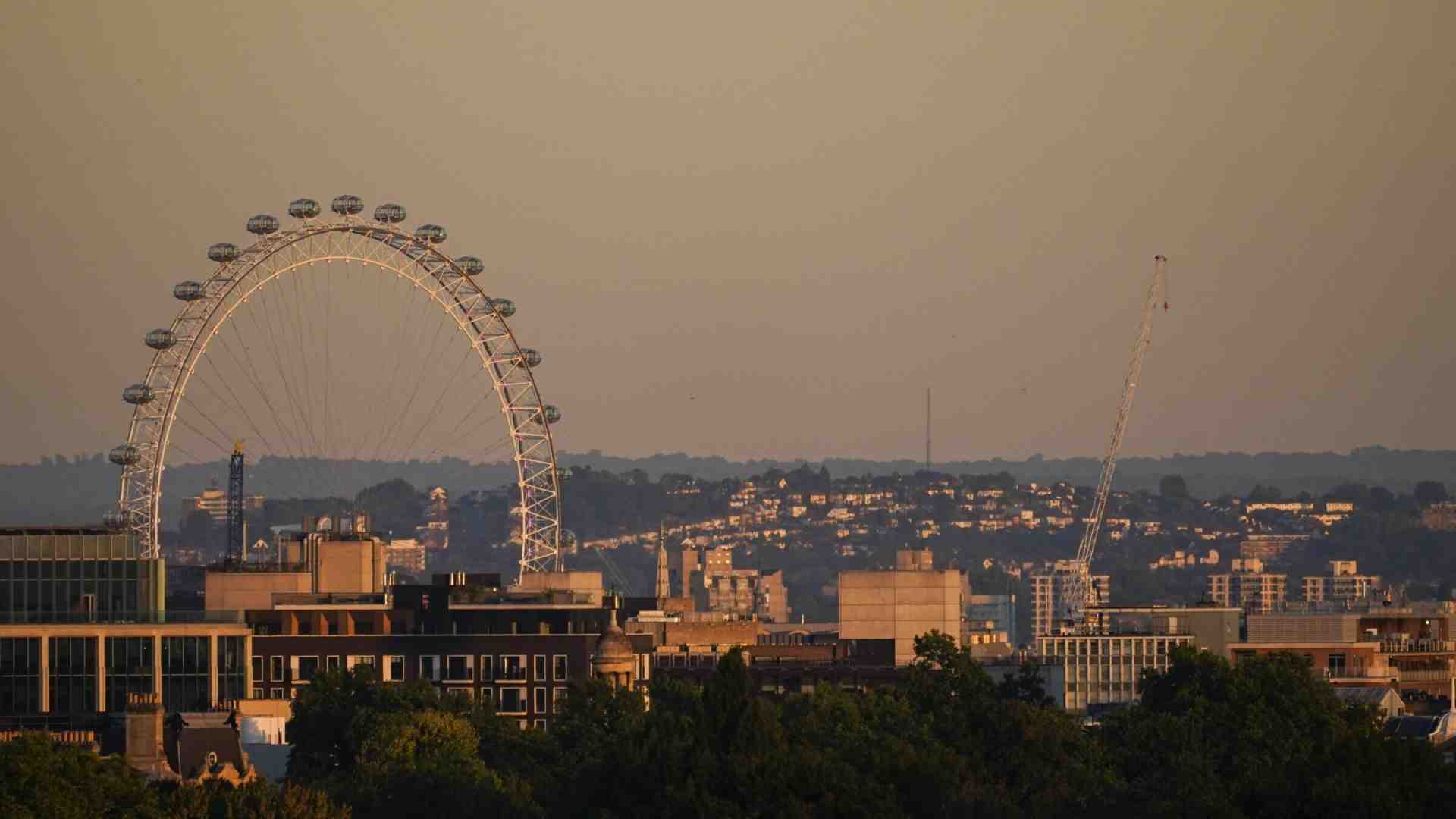 Pigra, fumosa e dark, Londra agli occhi del curiosissimo Paul Morand