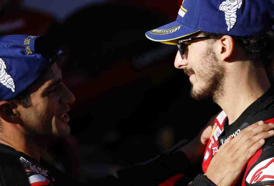Pecco Bagnaia vince a Barcellona, Jorge Martin è campione del mondo