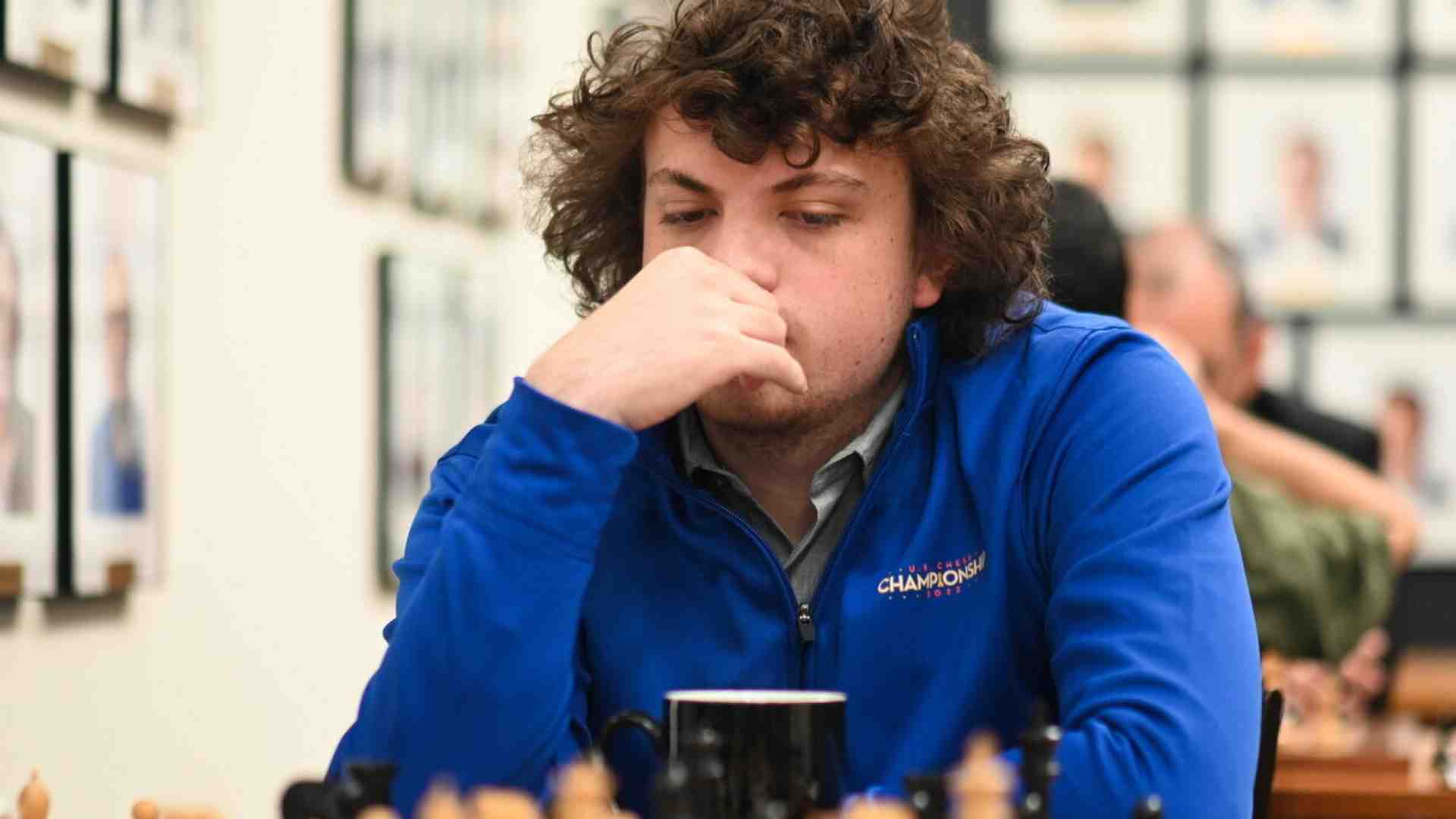 Regina e alfieri, populismo e tecnologia con superstar