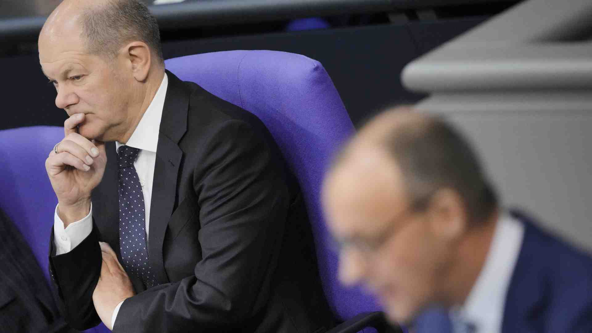 Scholz promette i “mini Taurus” a Kyiv. Il gran sostegno all’Ucraina del rivale Merz