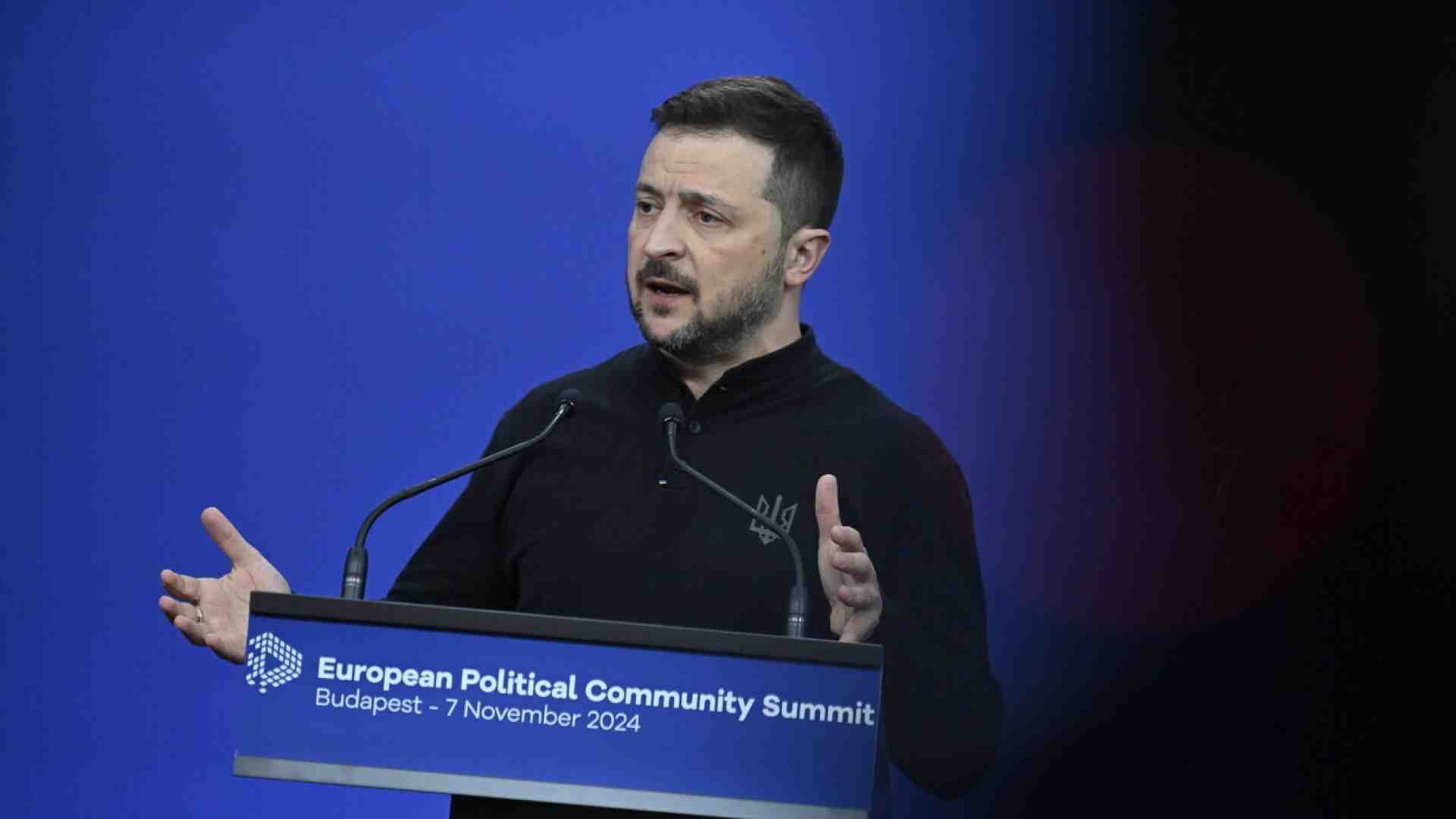 Zelensky dice all’Ue che la sua forza unita è più grande di Putin. I primi colpi degli Atacms in Russia