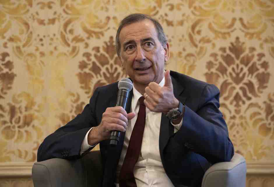 C'era Beppe Sala, perde l'Anci, fa l'indignato, a Milano si scalda Majorino. L'azzardo di De Luca