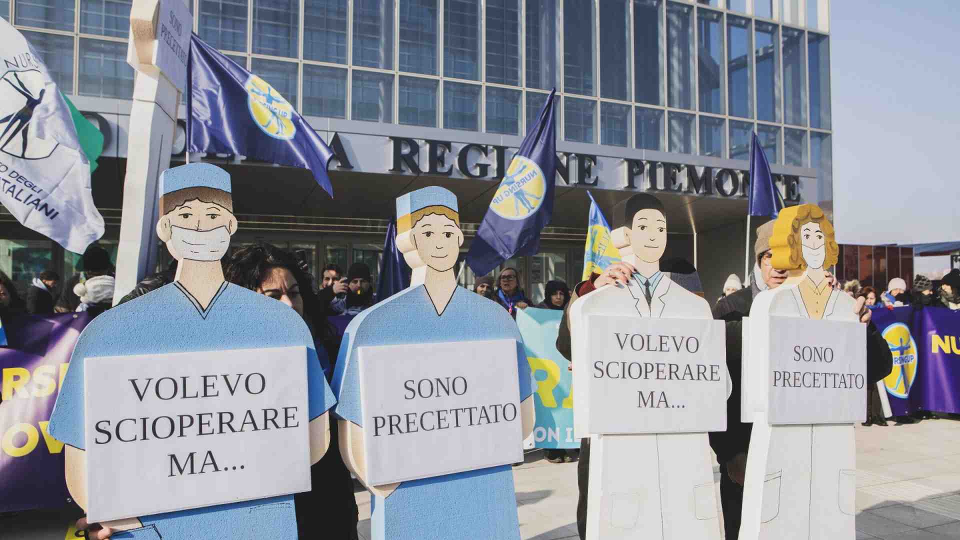 Un mese di manifestazioni: oggi la sanità, nel weekend i treni e poi lo sciopero generale