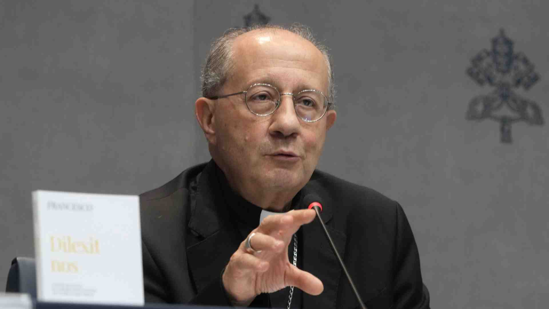 La cattiva ermeneutica del teologo Bruno Forte sul “genocidio” fa peggio del Papa