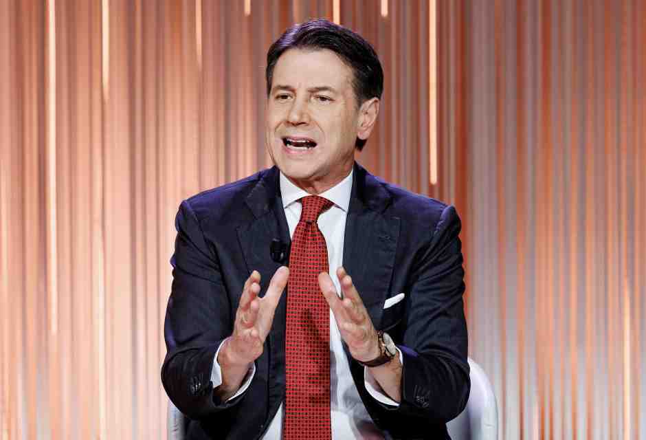 Il "sacerdote" Travaglio, la Wagenknecht, professori e pacifisti. Tutti gli ospiti della kermesse 5 stelle