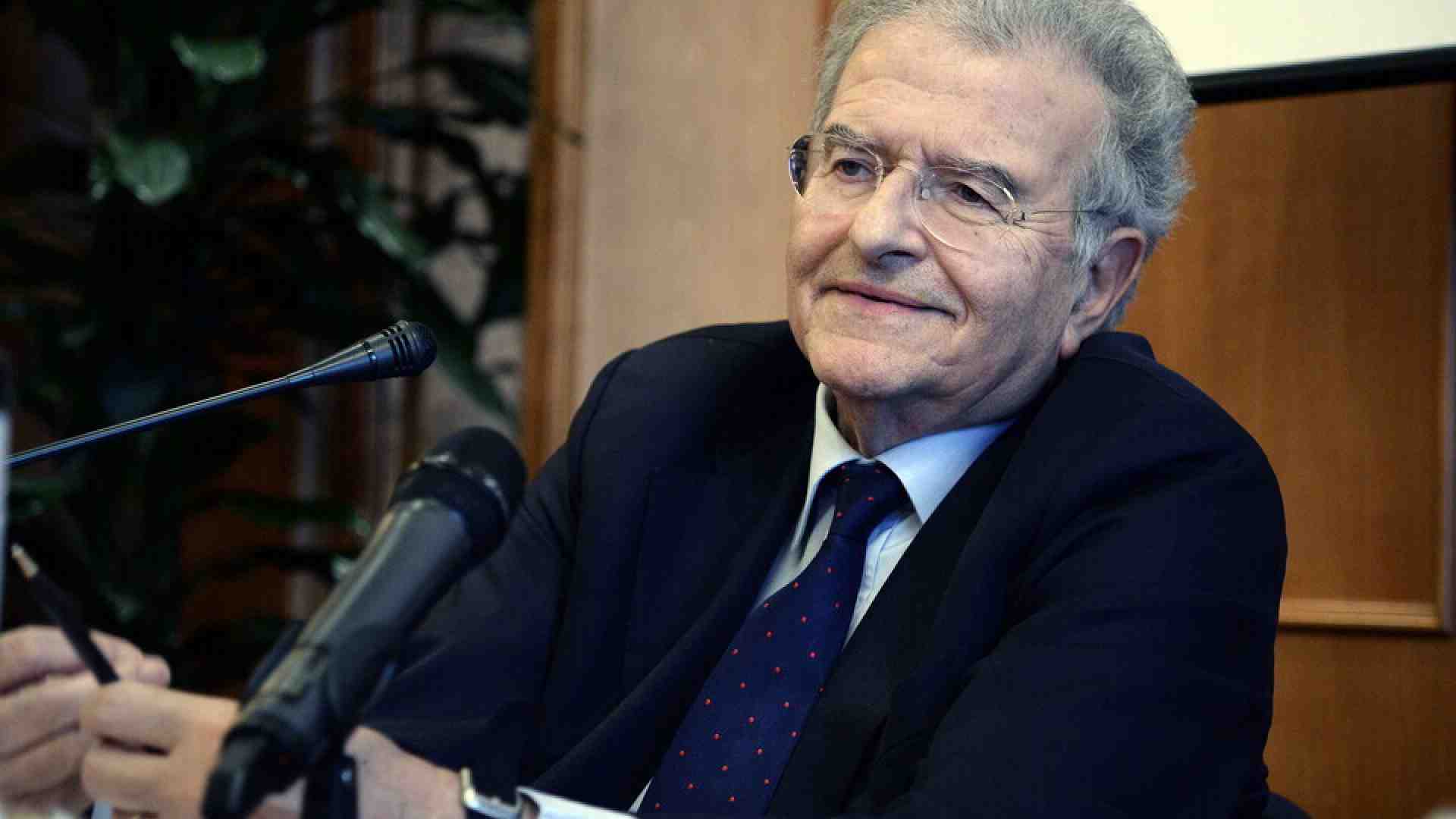 “Contro-corrente”, Cicchitto racconta 80 anni di storia italiana