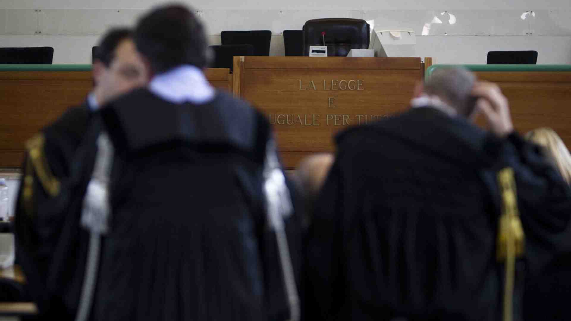 Pm d'assalto e reati evanescenti: perché fare politica ormai è da masochisti