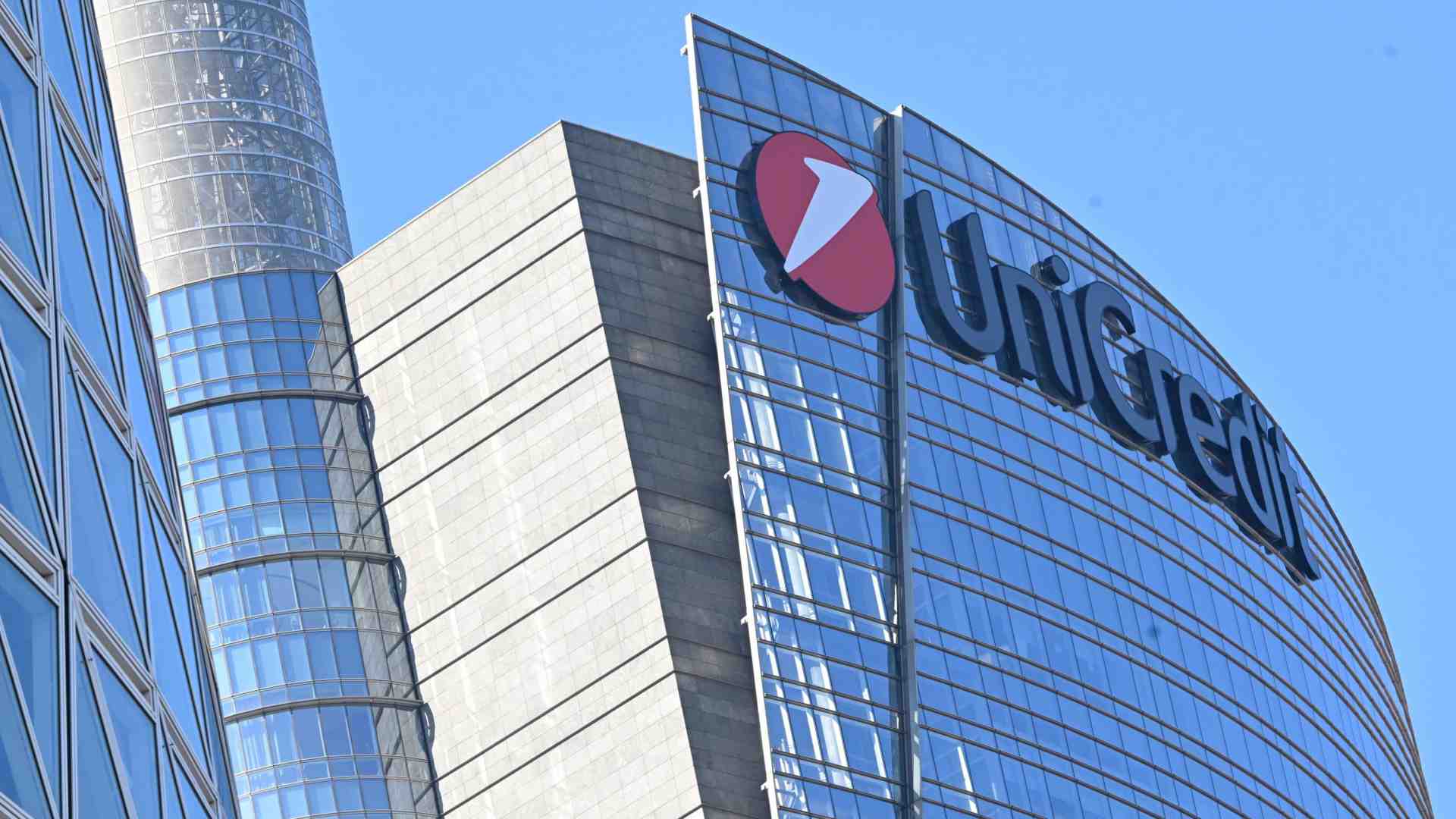 UniCredit vuole conquistare Banco Bpm, il governo è contrario