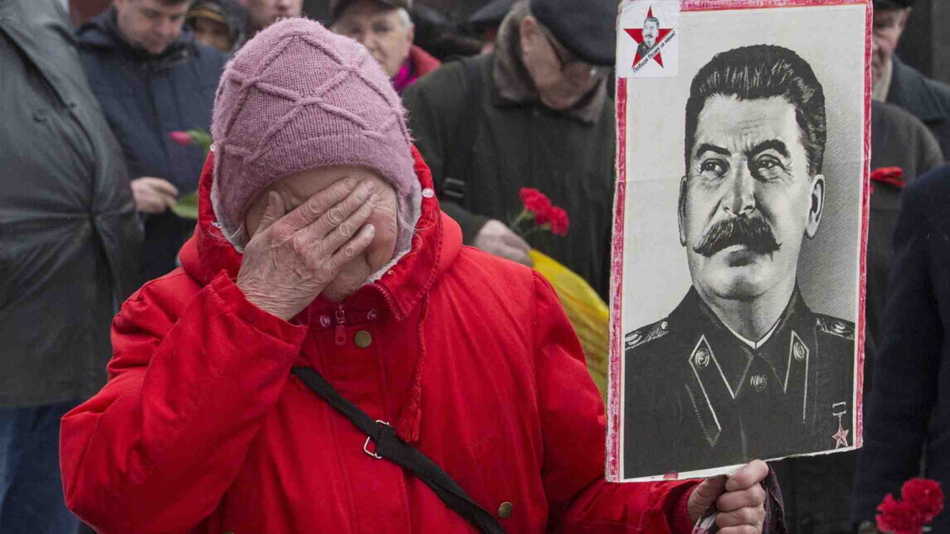 La scorciatoia di dichiarare pazzi i dittatori e il non detto su chi li sostiene. Da Stalin a Trump