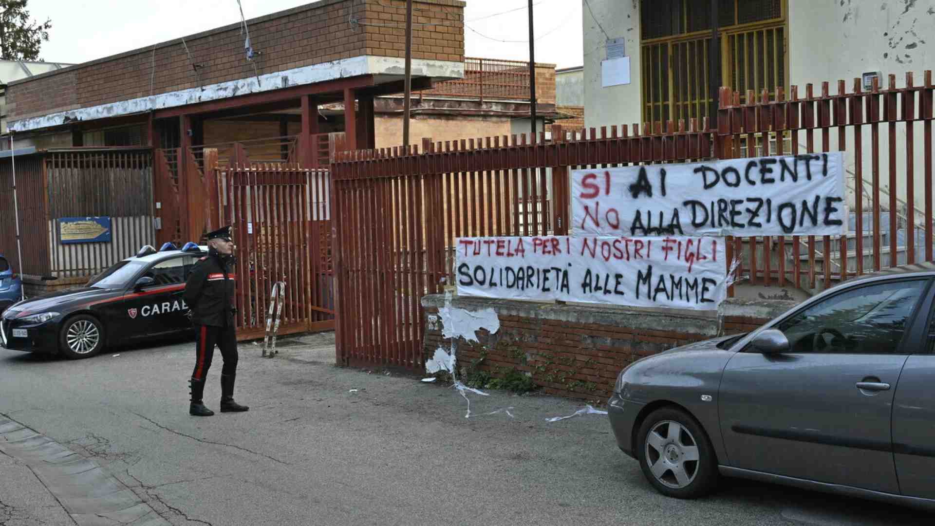 Dal tribunale del web al linciaggio. Cosa c’è dietro l'aggressione della prof di Castellammare di Stabia