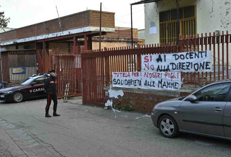 Dal tribunale del web al linciaggio. Cosa c’è dietro l'aggressione della prof di Castellammare di Stabia