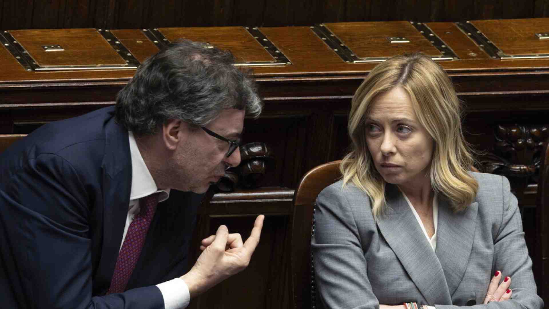 Perché il governo è così arrabbiato con Unicredit. I prossimi passi del risiko