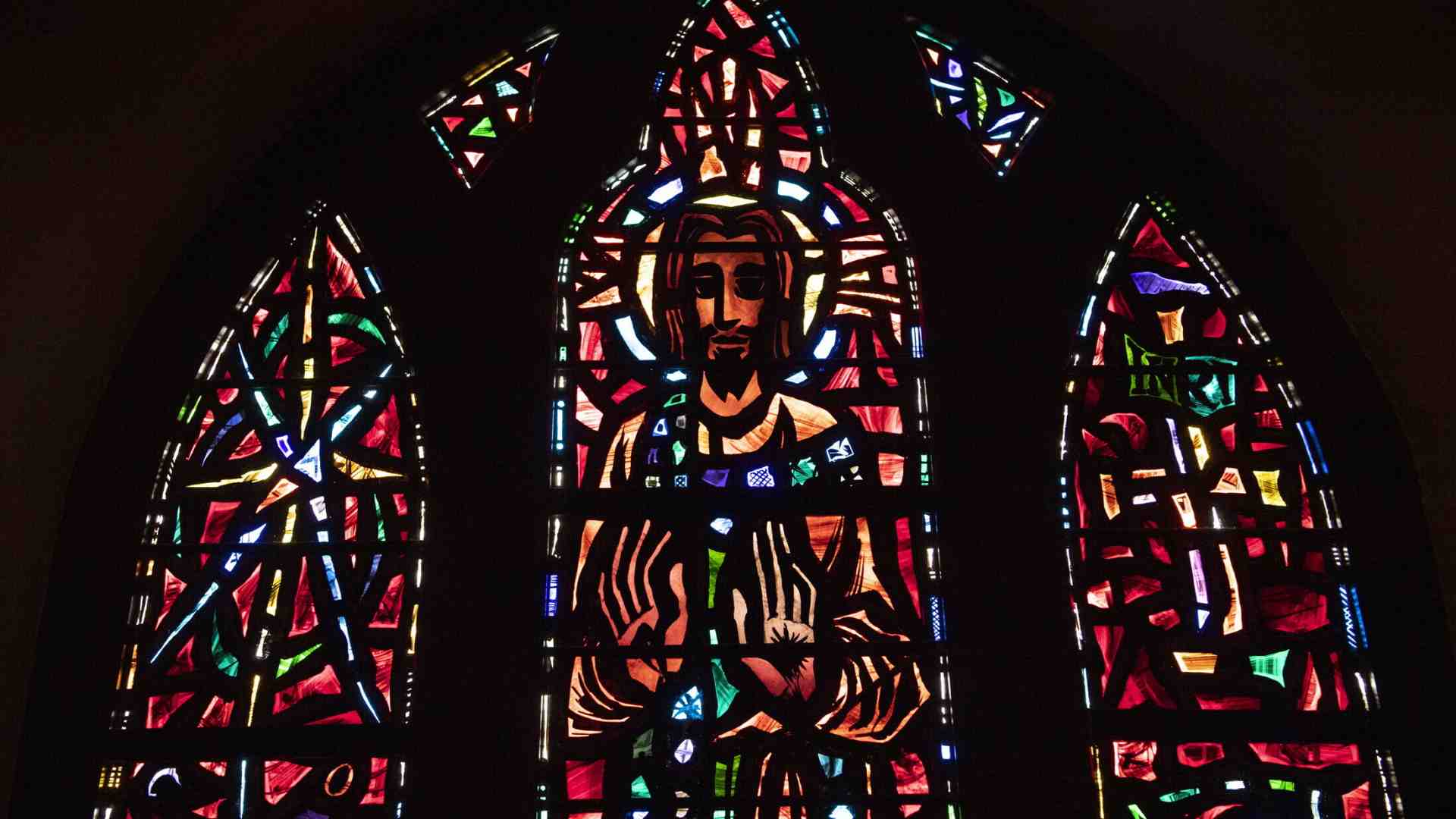 La vera storia del Gesù animato dall'Ai in una chiesa Svizzera