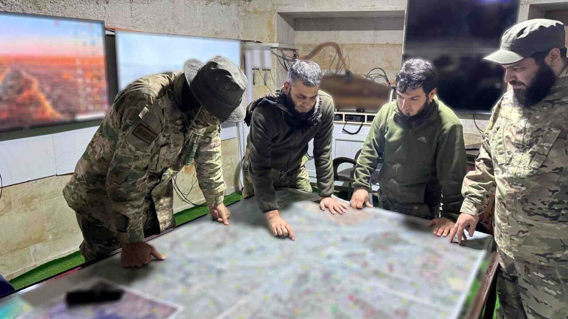 In Siria i ribelli islamisti avanzano su Aleppo e mettono in fuga anche i russi