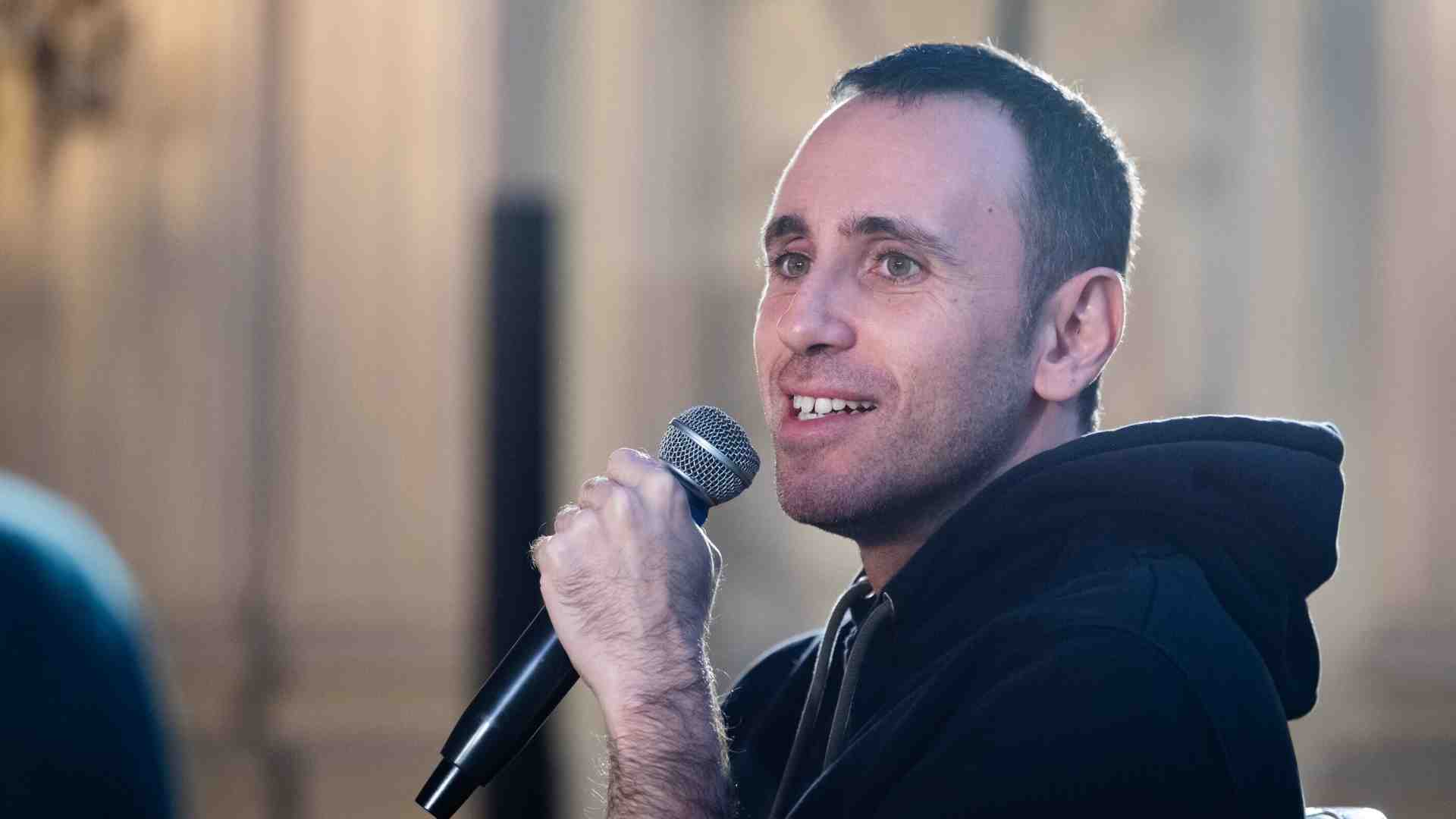 Dilemma Zerocalcare. Più che dei suoi libri, si parla delle sue apparizioni