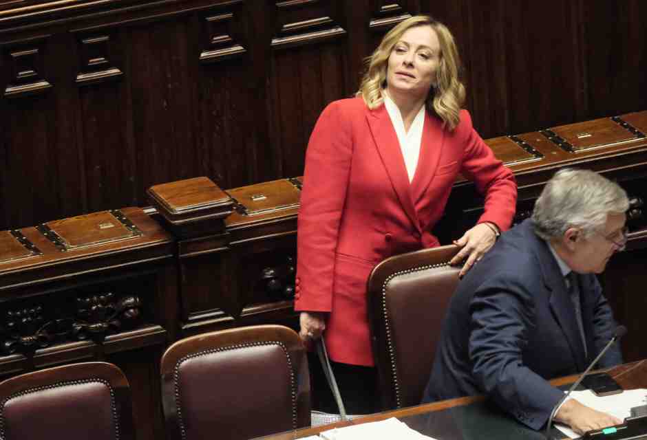 La Rai manda in tilt il governo. Meloni a Tajani: "Non tengo Salvini". L'asse Mediaset-Cairo. La Lega: "Fi è già con il Pd"