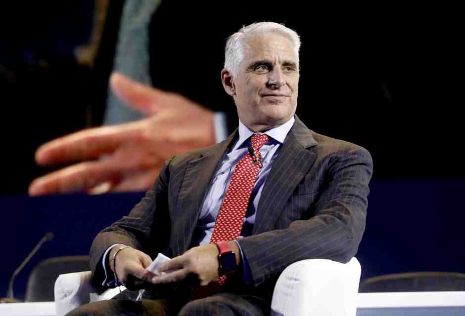 Il sorriso di Orcel. Il manager rampante con il piglio delle fusioni