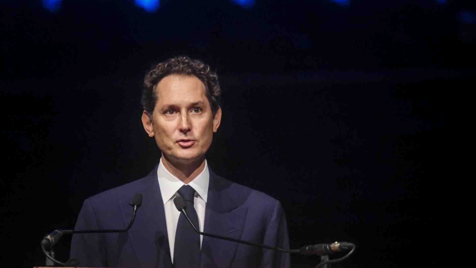 Le strategie di Elkann per Stellantis portano in Francia o negli Stati Uniti