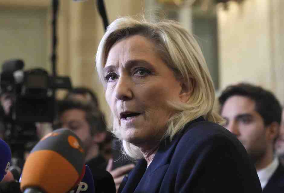 Barnier in bilico. Le Pen non si fa bastare le concessioni ed è pronta a votare la sfiducia con la sinistra