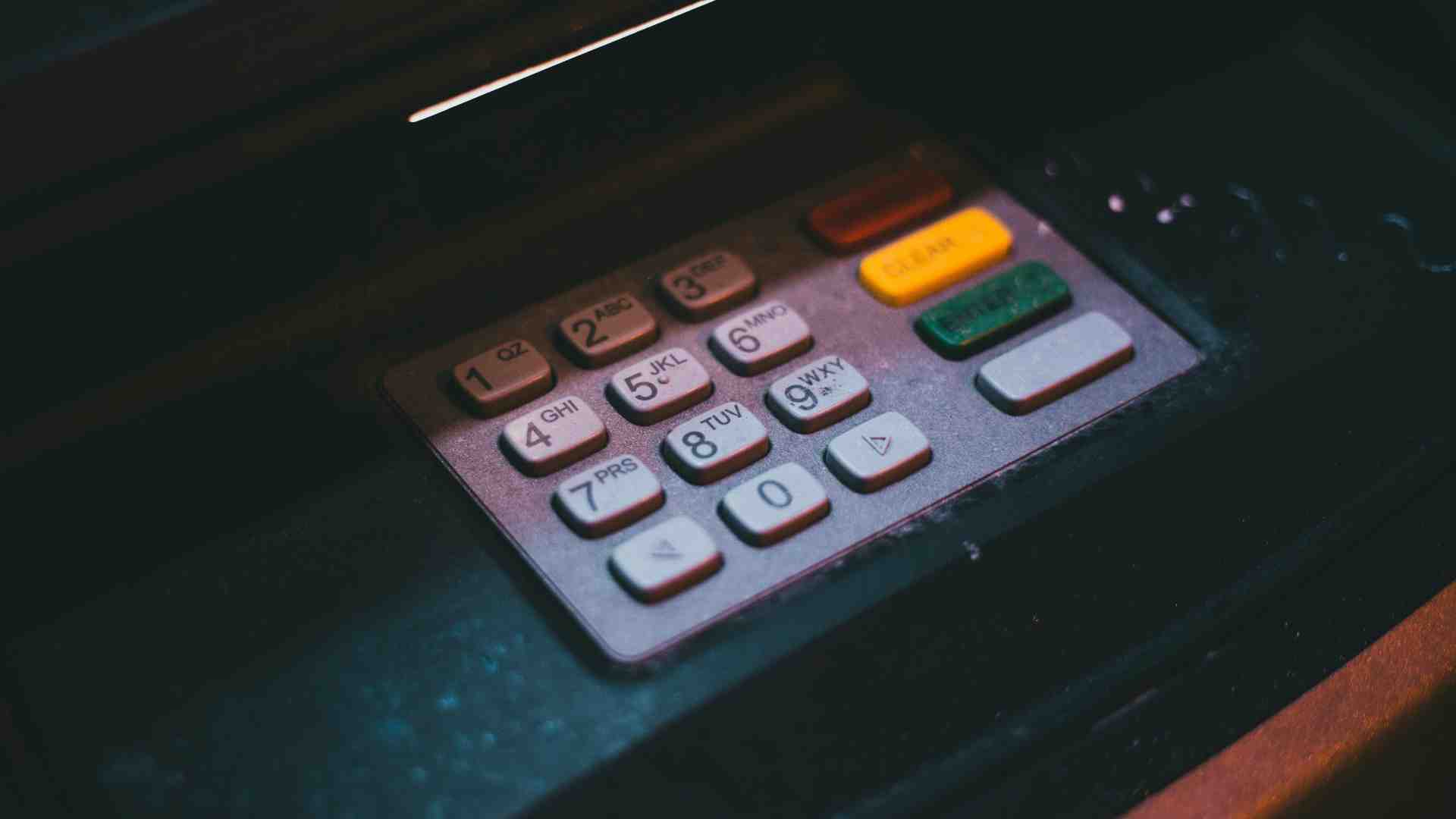 Non sono i libri a rendere liberi: è il contante