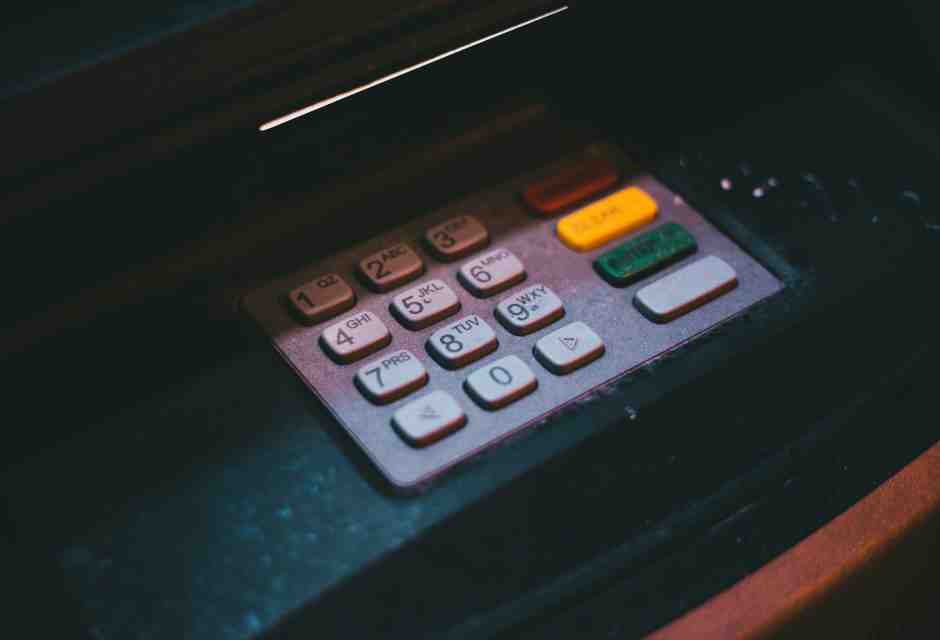 Non sono i libri a rendere liberi: è il contante