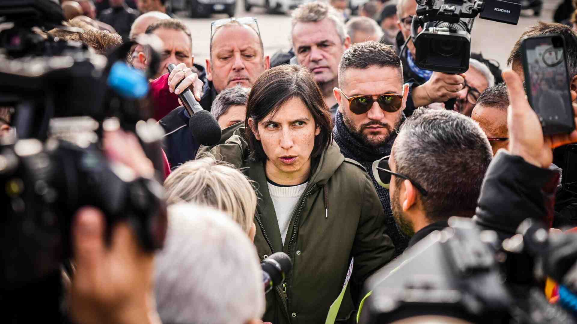 Transnova licenzia 97 operai. Schlein a Pomigliano: “Stellantis si assuma le sue responsabilità”