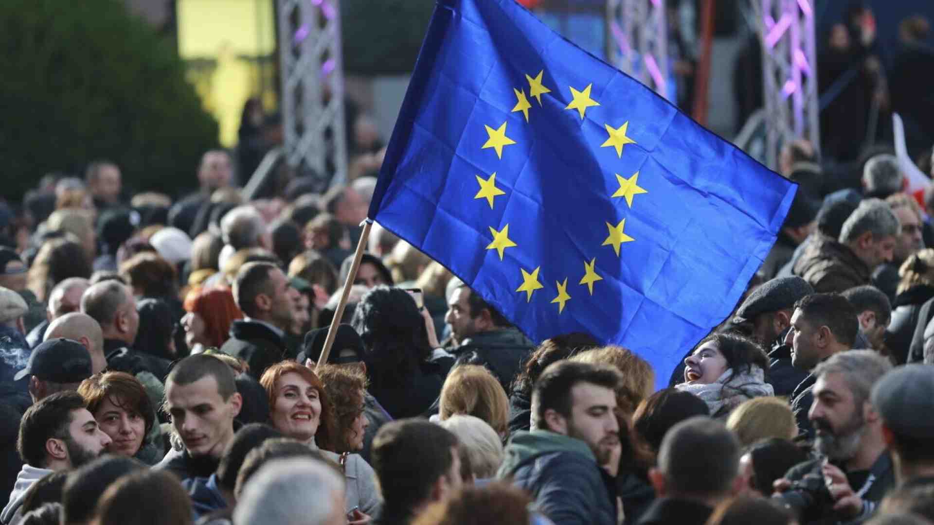 Un sondaggio tra gli europei ci mostra un'Ue frammentata, ma non troppo