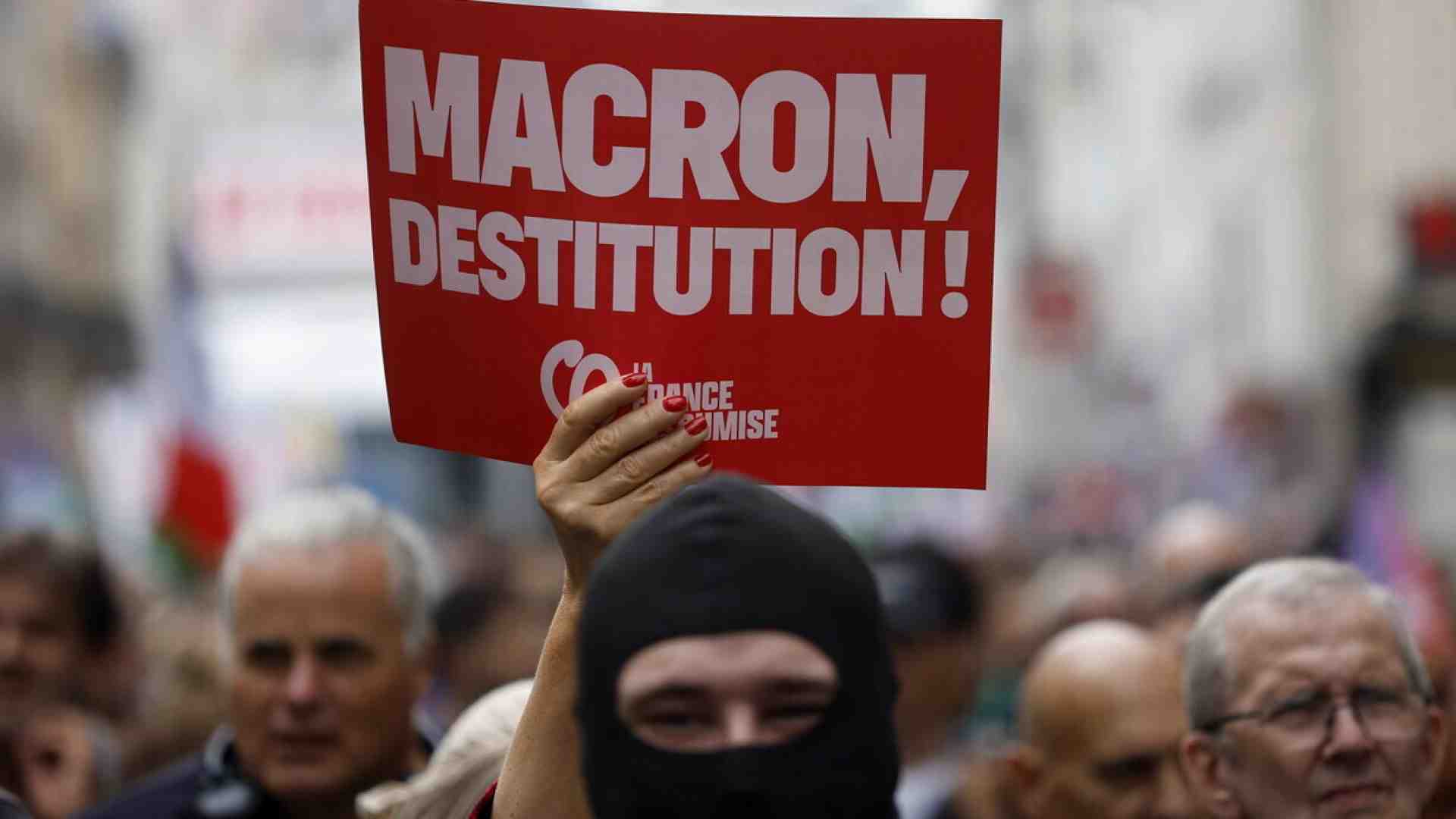 La restauration populista. Anatomia della crisi francese che rischia di contagiare l’Europa