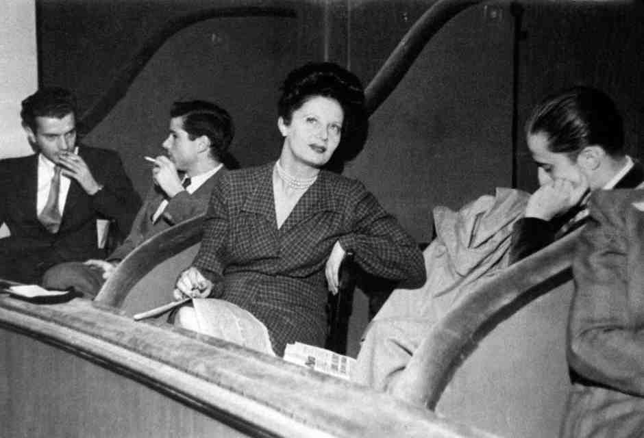 “Ma lo spacco nella giacca no”. Quando Palma Bucarelli e Irene Brin tagliavano i panni addosso ai maschi