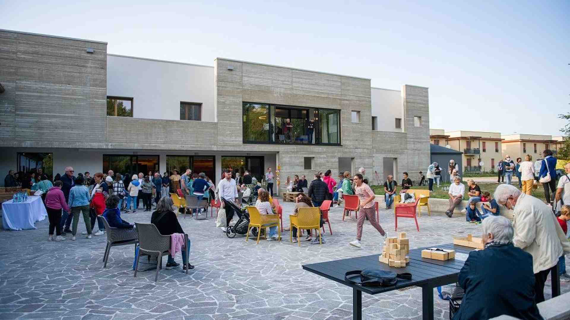 Da Banca etica raccolta fondi per la svolta energetica del Terzo settore