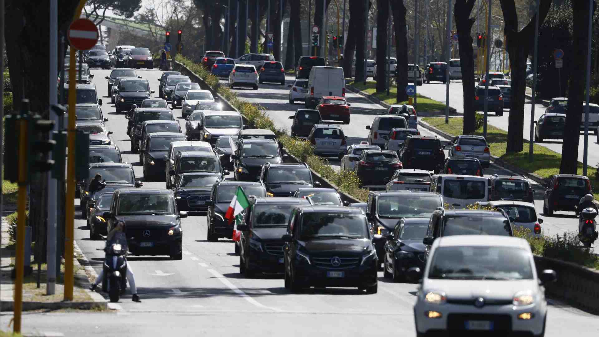 "Sui taxi Salvini mente sapendo di mentire. Pronti a scioperare". Parlano gli Ncc