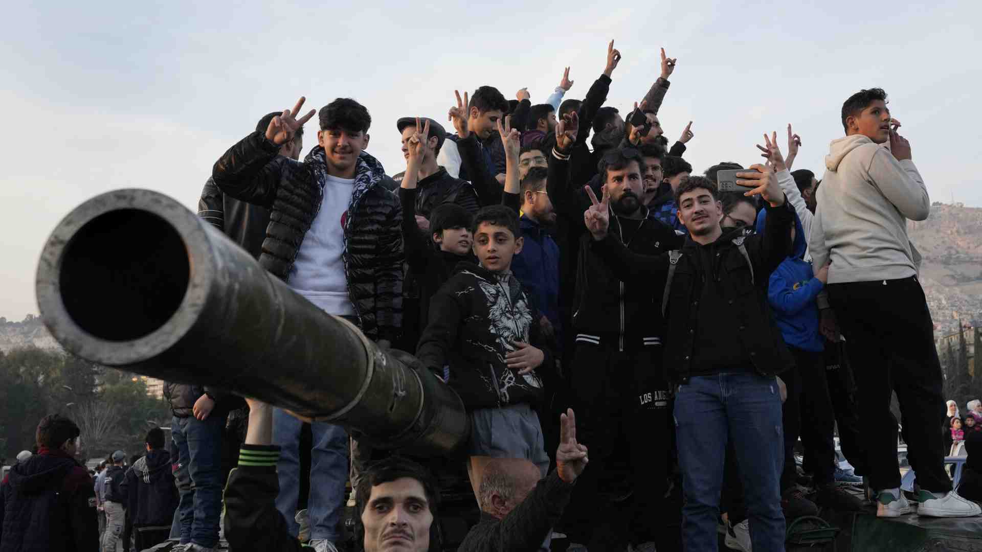 La Siria delle linee rosse valicate e delle mani rosse, di sangue