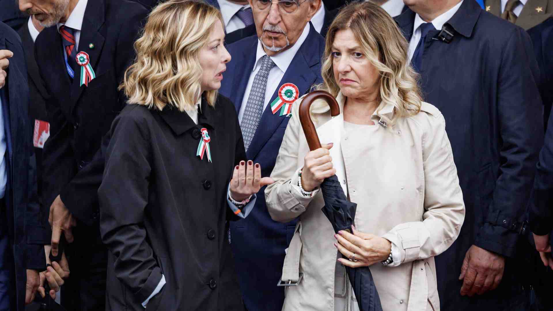 Meloni Christmas, una letterina di Natale inviata da Patrizia Scurti (e ritirata) manda in panne Chigi