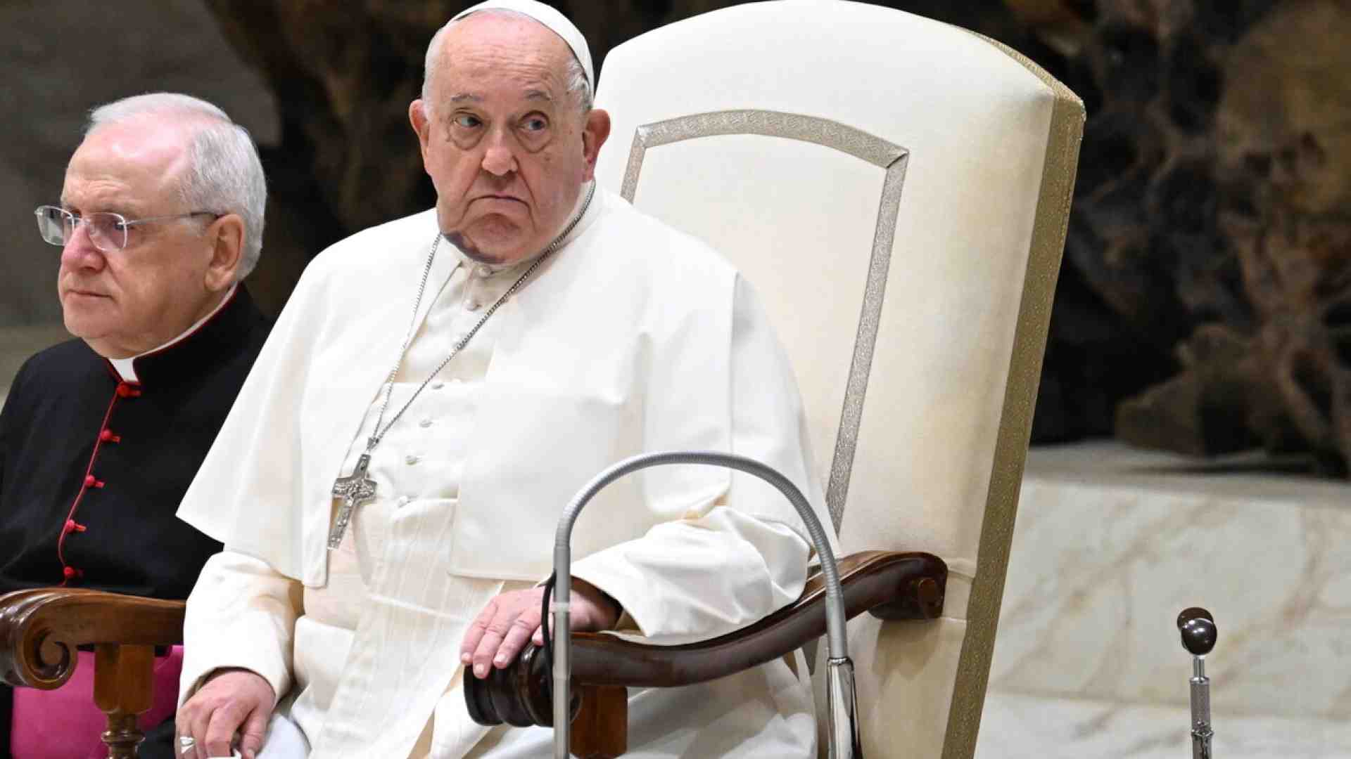 Dopo le polemiche il Vaticano fa sparire la kefyah dalla Natività
