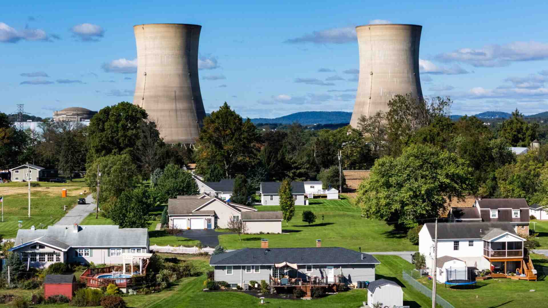 No al nucleare, ma anche alle rinnovabili: il caso di Carlo Petrini