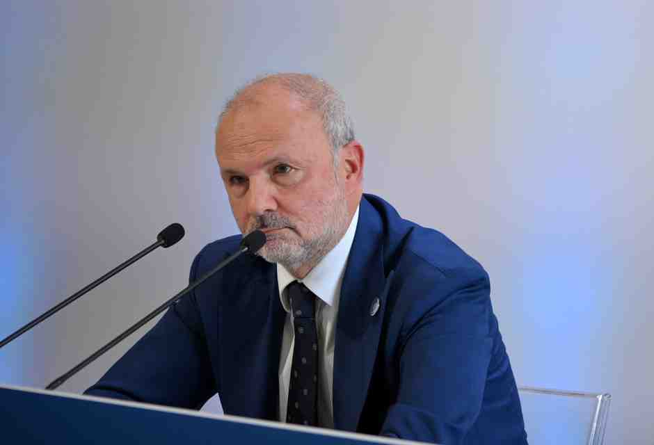 L'astrologo alla conferenza stampa sul cancro e il silenzio di ministero della Salute e Lilt