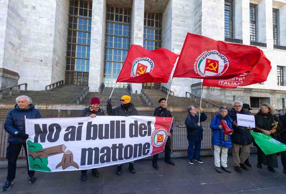 Fermi tutti, contro il “Salva Milano” ora si scatena la sinistra